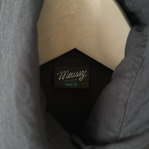 Moussy puff shoulder dress in black puffed sleeves - Picture 3 of 7